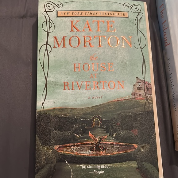 Assorted Books - Picture 4 of 7